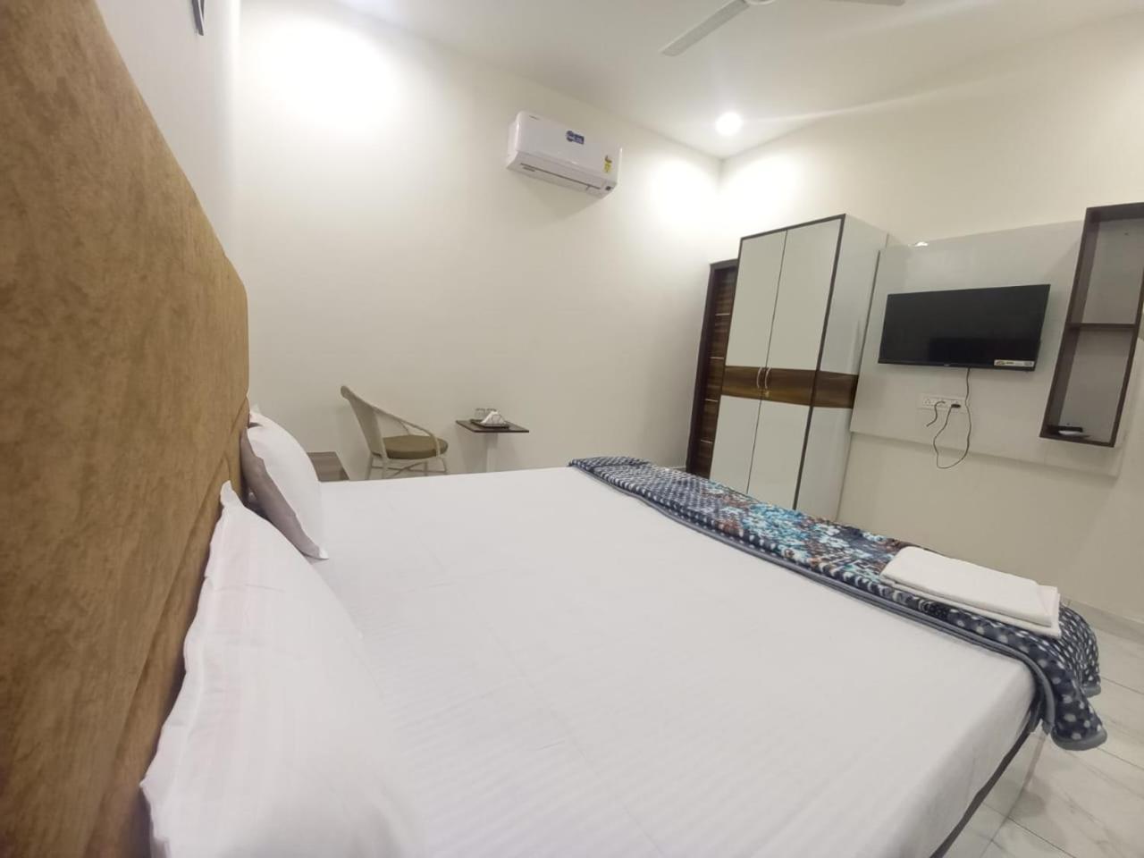 Hotel Kg Residency Λουντιάνα Εξωτερικό φωτογραφία